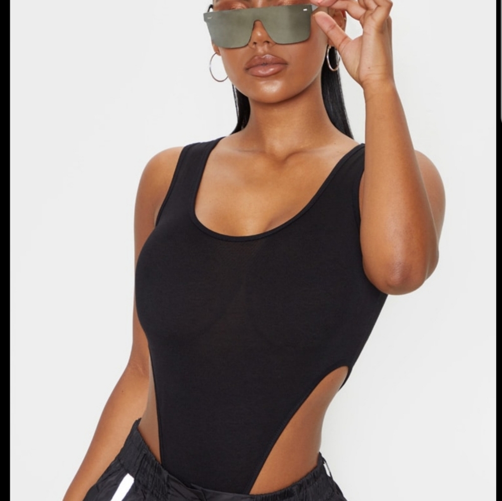 2/35 Cut out back body suit